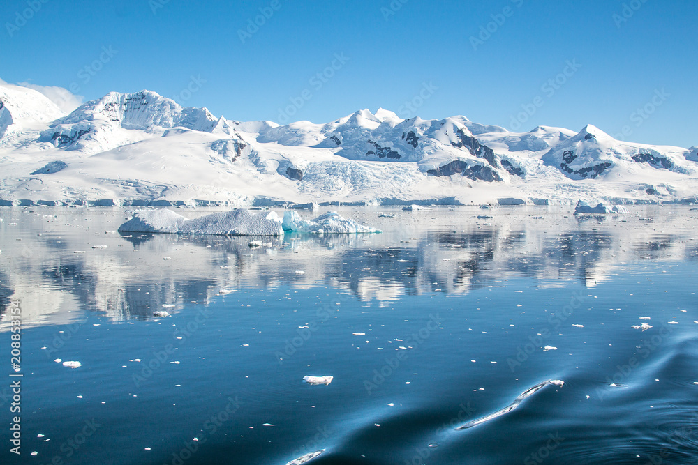 Obraz premium Antarctica Landscape 2
