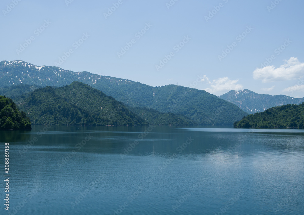 夏の田子倉湖