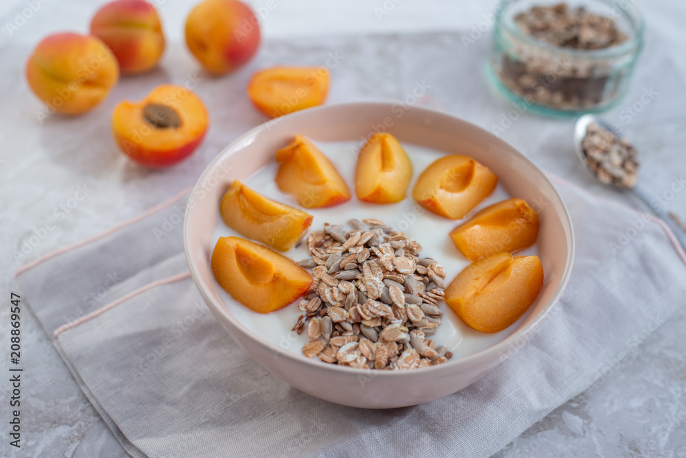 Joghurt mit Aprikosen Joghurt mit Aprikosen