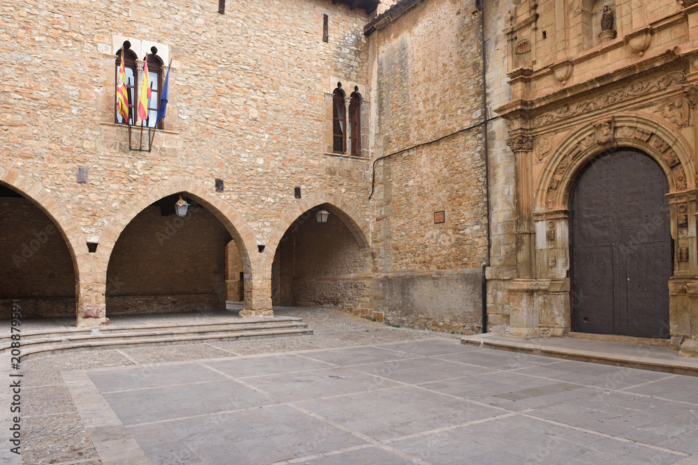 Square of la Iglesia and church, La Iglesuela del Cid, Mestrazgo, Teruel province, Aragon, Spain