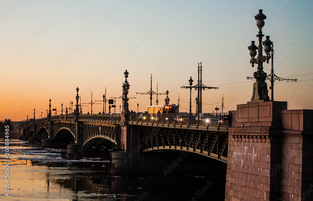 Naklejka premium troicky bridge