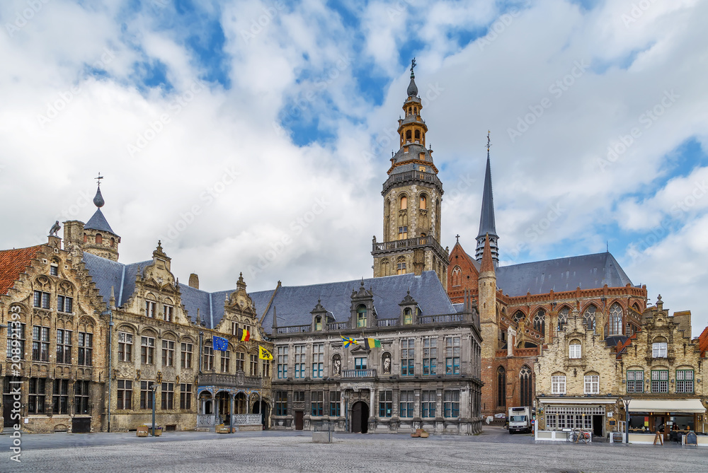 Fototapeta premium Rynek główny, Veurne, Belgia