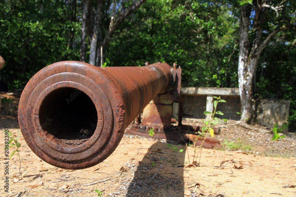 Bunker and heavy gun, Sainte Anne Island, Seychelles