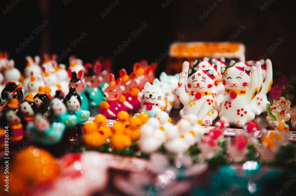 Miniature Retro ceramic Maneki Neko souvenir dolls Miniature Retro ceramic Maneki Neko souvenir dolls