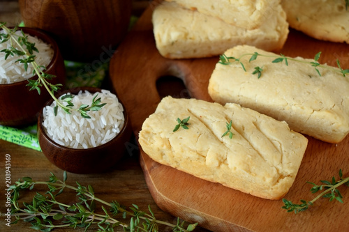 Rice gluten free bread with thyme