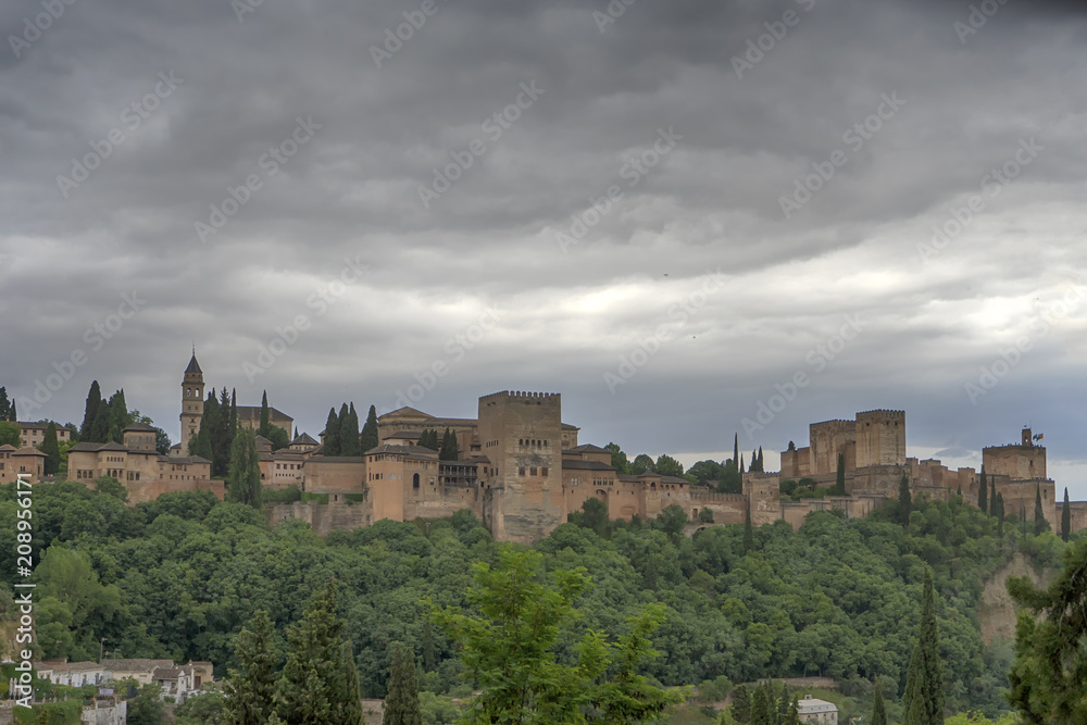 hermosas vistas del mayor monumento árabe de Andalucía, la alhambra de Granada