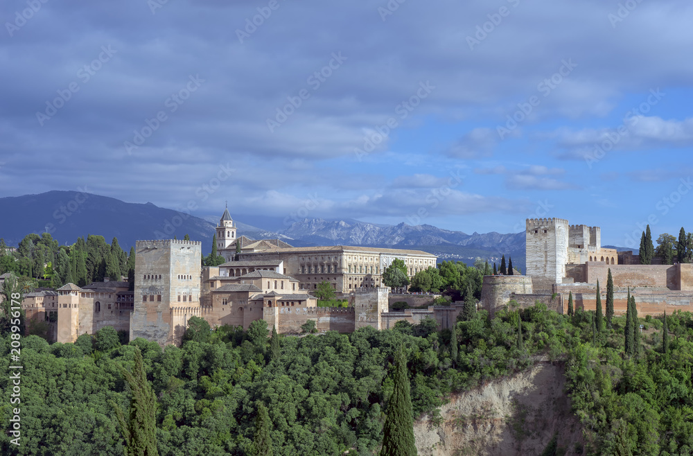hermosas vistas del mayor monumento árabe de Andalucía, la alhambra de Granada