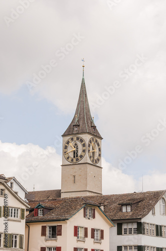 Zürich, St. Peter Kirche, Pfarrkirche, Barockkirche, Altstadt, Stadt, Limmat, Fluss, Limmatquai, Münsterbrücke, Stadtrundgang, Sommer, Schweiz