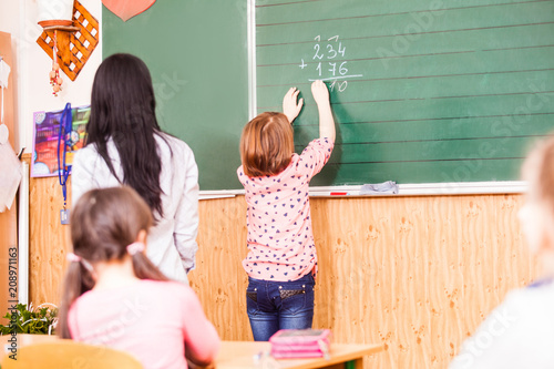 smart girl wants to ansmer on the lesson