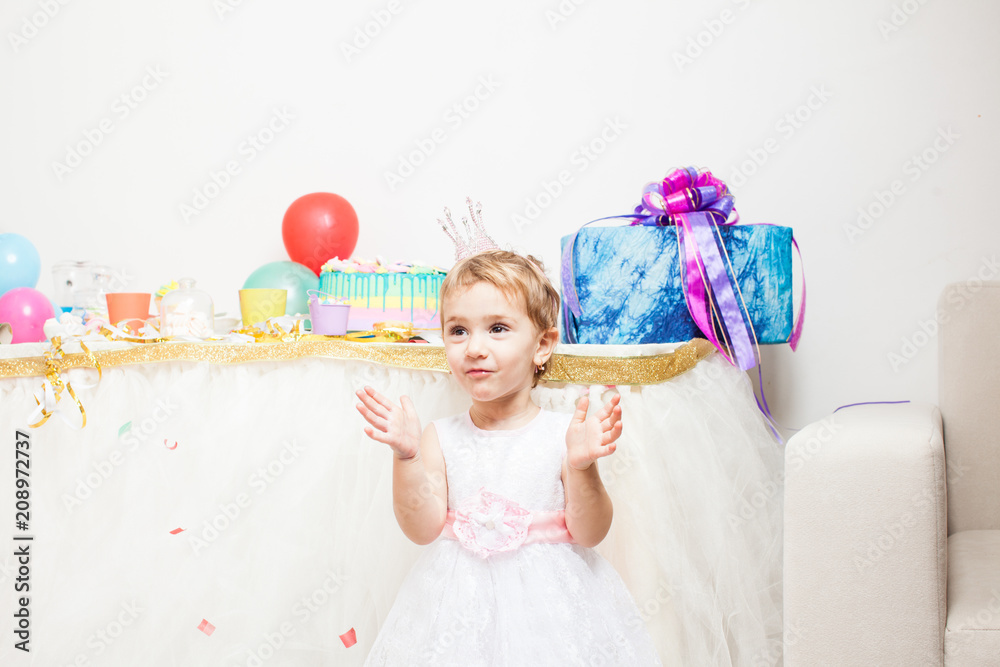 Fototapeta premium Happy little birthday girl
