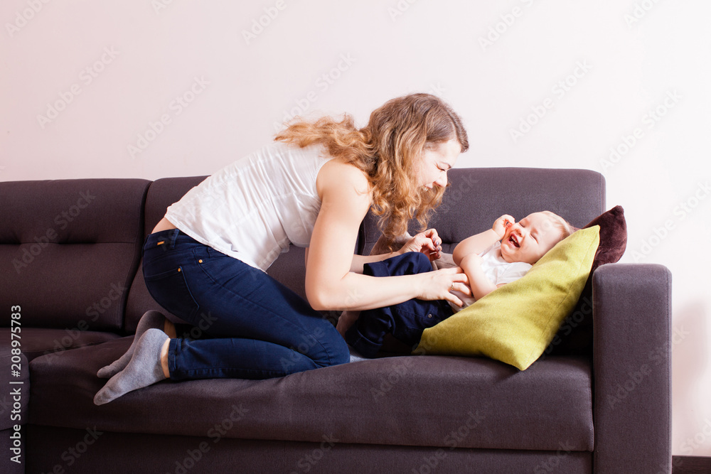 Obraz premium happy family spends time together