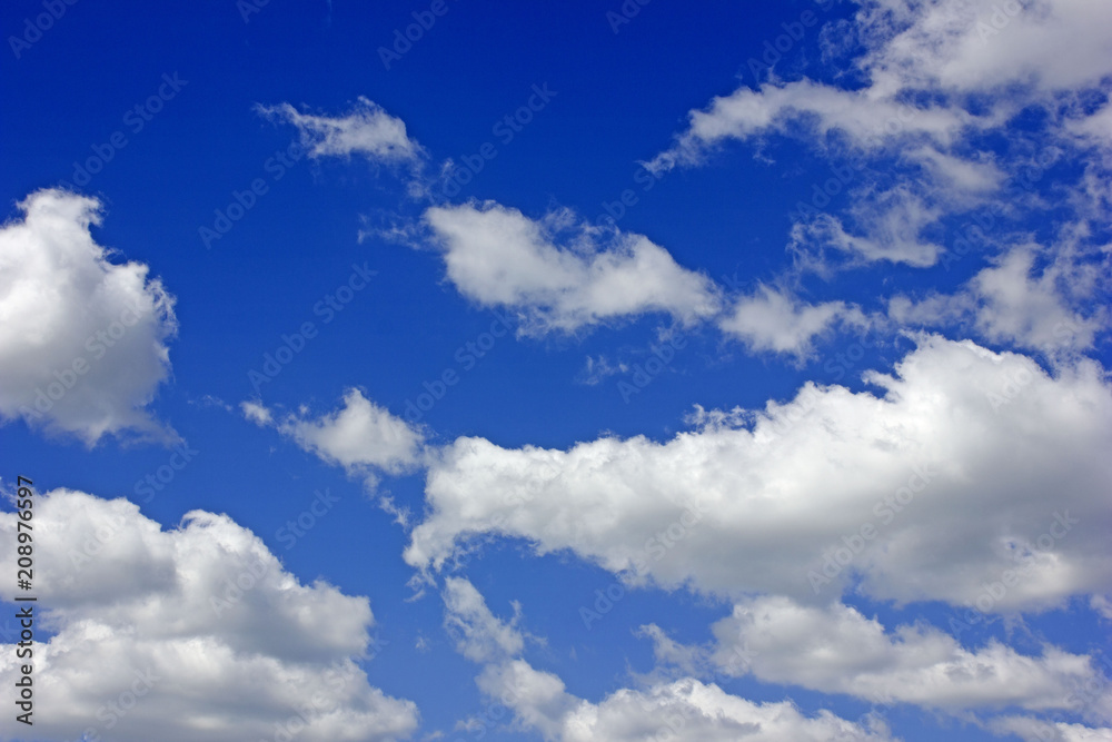 Fototapeta premium White clouds on blue sky background 