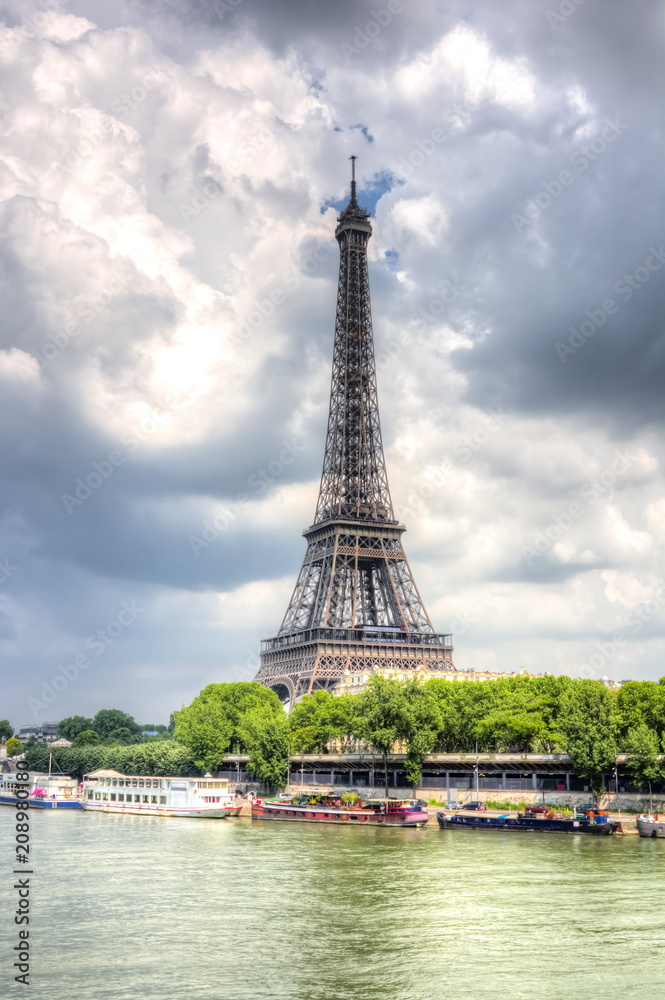 Fototapeta premium Eiffel Tower, Paris, France