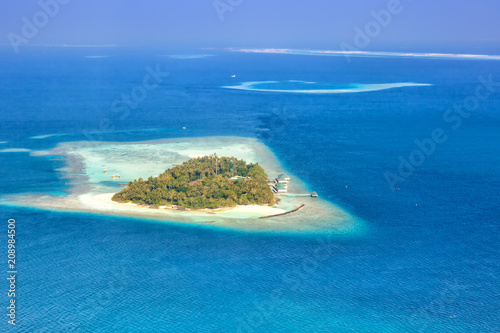 Insel Malediven Urlaub Paradies Meer Embudu Resort Luftbild