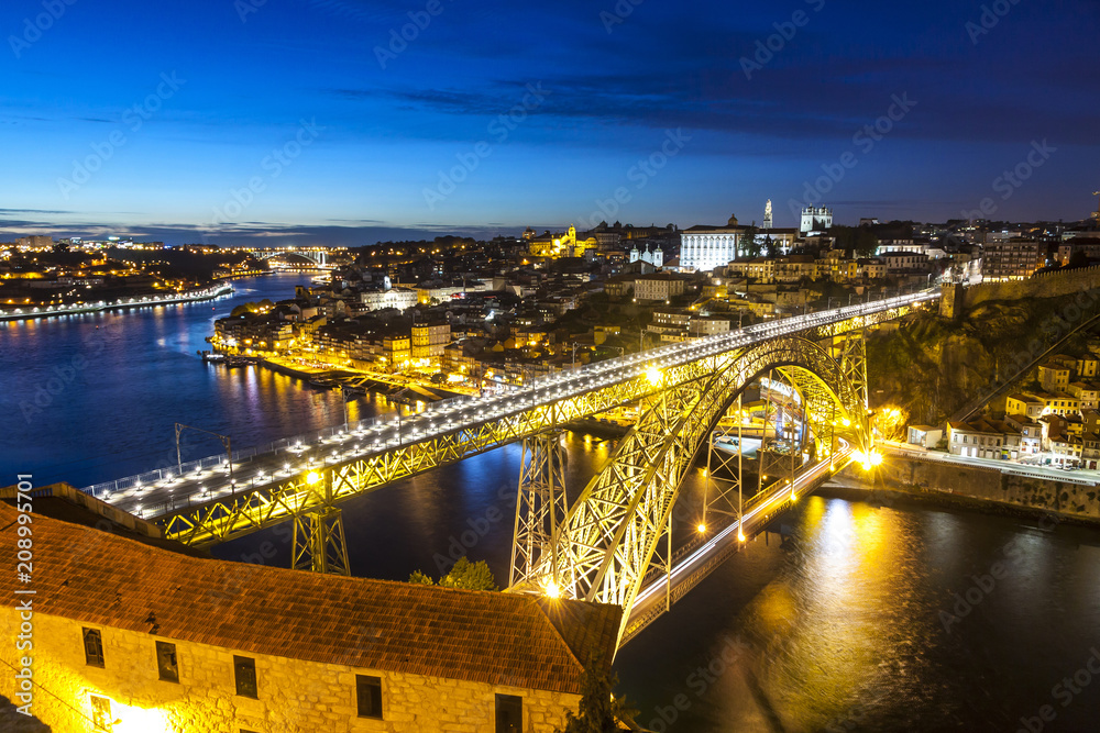 Fototapeta premium Evening view of Porto city and Douro river, Portugal