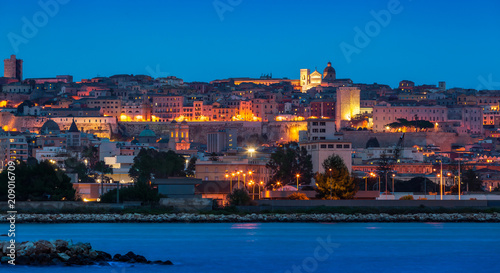 Cagliari di notte - vista sud