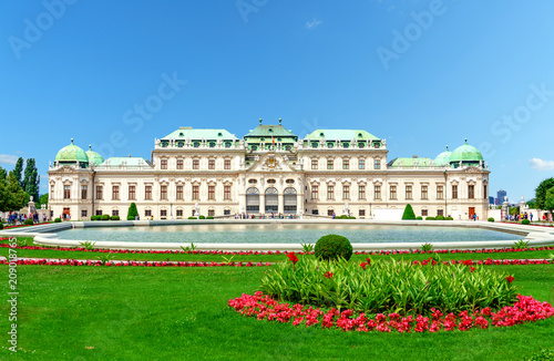 Schloss Belvedere in Wien photo