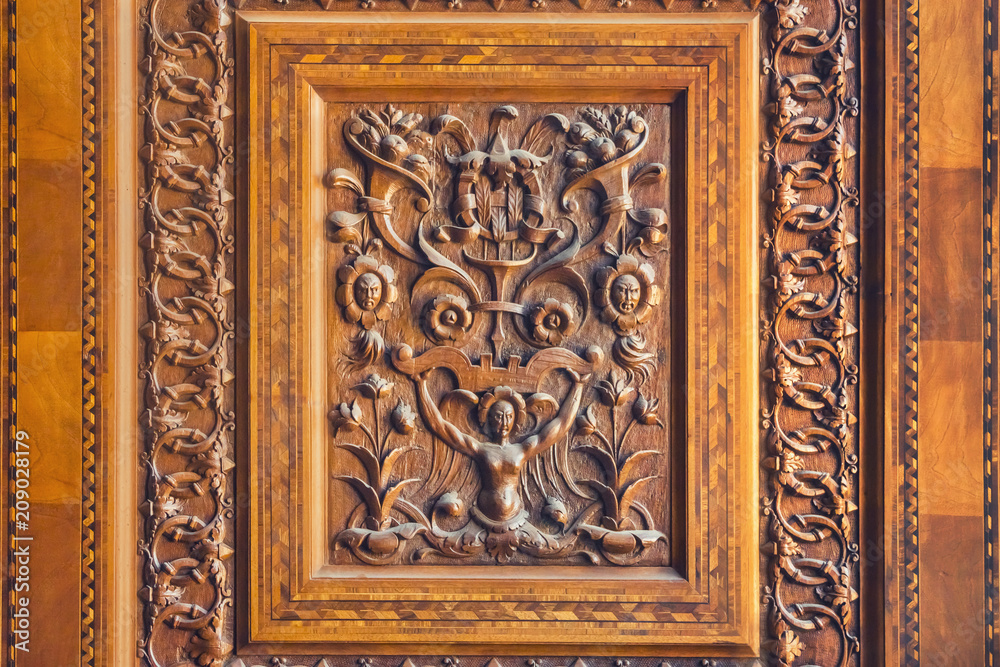 Wooden carved patterns