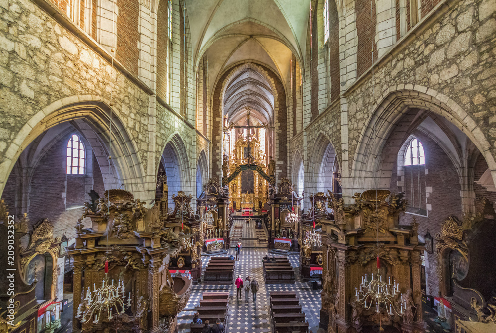Obraz premium Krakow, Poland - the second biggest city in Poland, Krakow offers a mix of history and modernity. Here in the picture the Corpus Christi Basilica