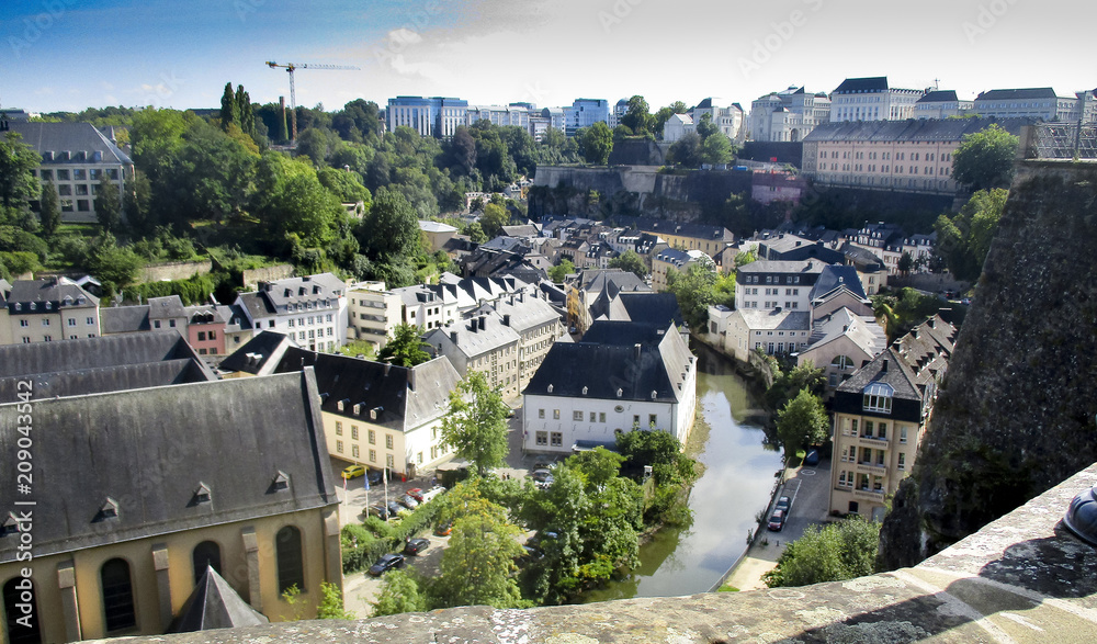 Obraz premium Luxembourg, Ville Basse, The Grund, viewed from the Ville Haute, High City 