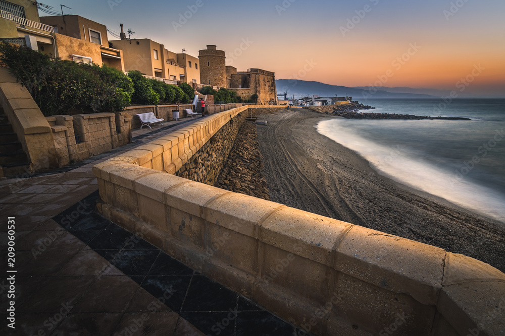 Amanecer en la playa la bajadilla