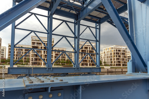 Der Blaue Kran - Wahrzeichen im neuen Offenbacher Hafenviertel