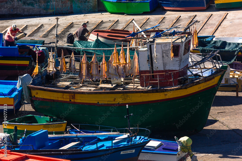 Obraz premium Fish drying in the sun in the harbour of Camara de Lobos on Madeira, Portugal