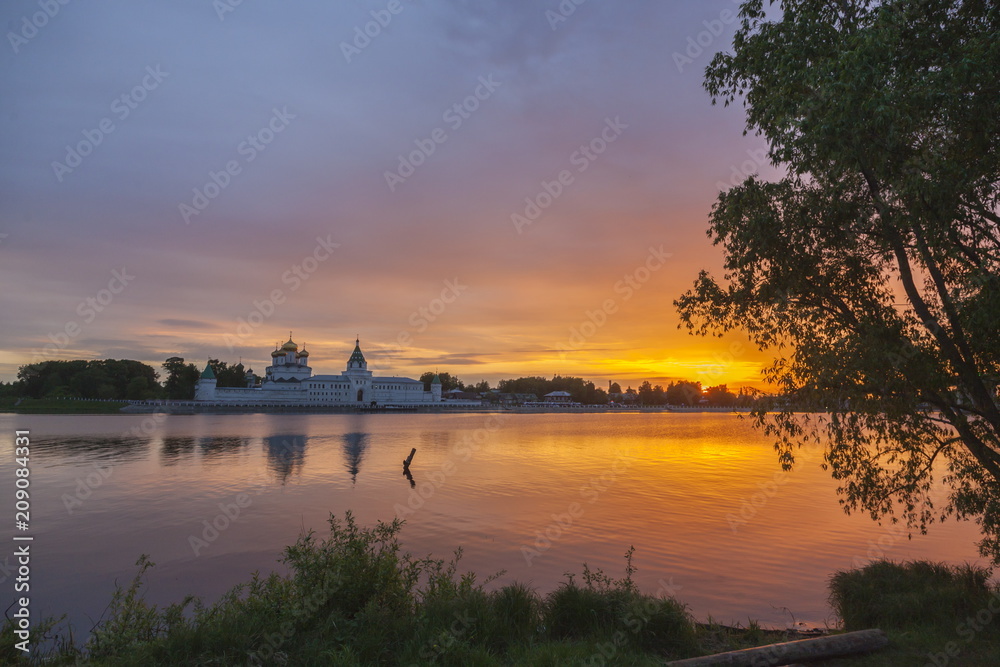 Ipatyevsky monastery at sunset