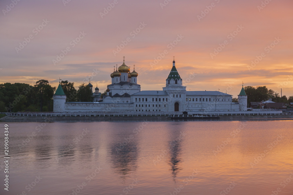 Ipatyevsky monastery at sunset