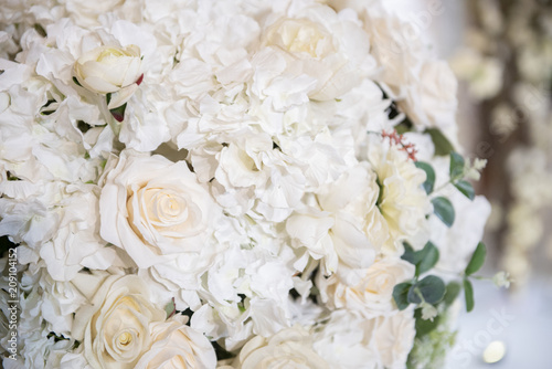 white wedding flower decoration