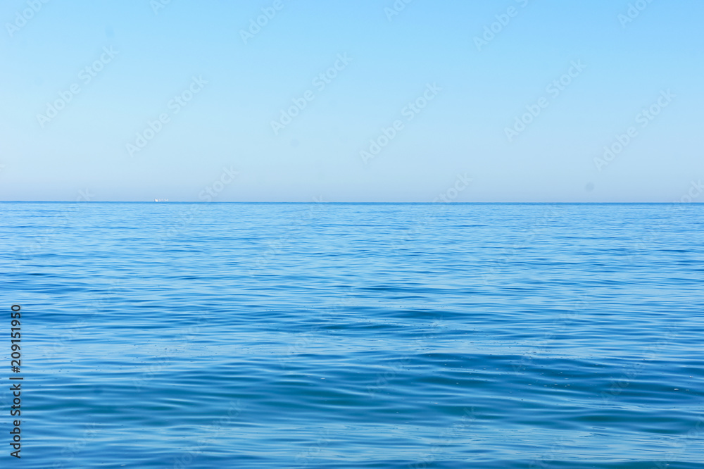 Fototapeta premium horizon of the blue sea