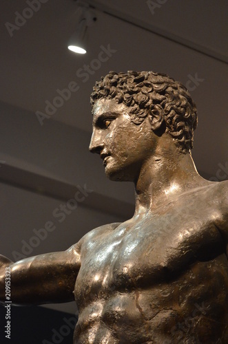 statue bronze greece antic