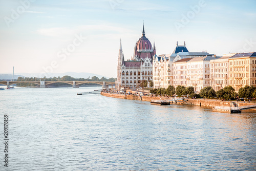 Landscape view on the famous parliament building on Danube river during the sunset in Budapest city, Hungary © rh2010