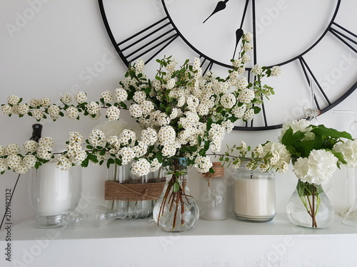 bouquet blanc fleurs horloge romantique photo