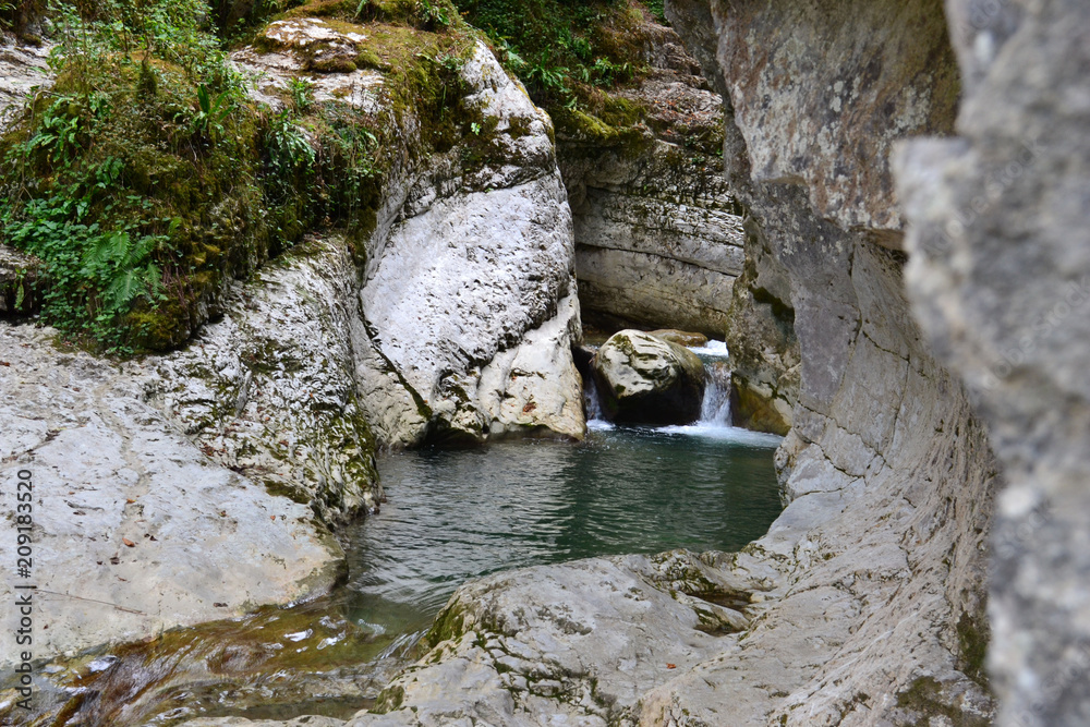 Cascades du Vercors, cascade blanche de Saint Eulalile en Royans, Pont
