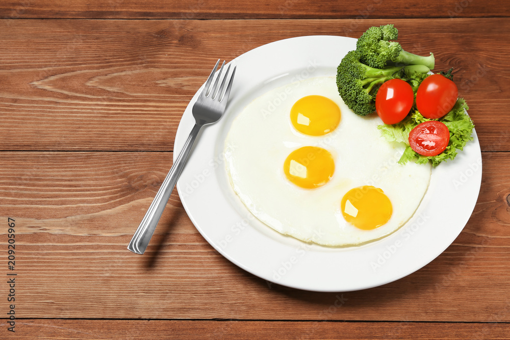 fried eggs with tomatoes and broccoli fried eggs with tomatoes and broccoli