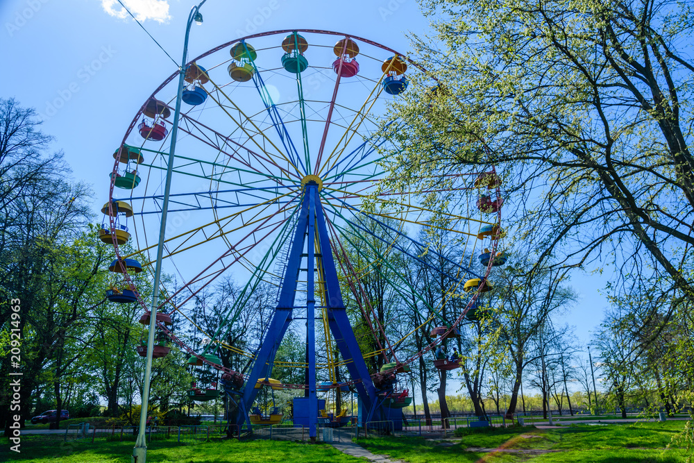 Ferris wheel in a city park in Kremenchug, Ukraine Ferris wheel in a city park in Kremenchug, Ukraine