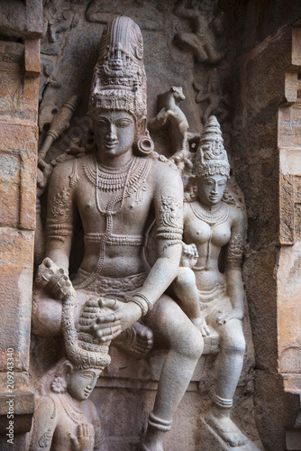 Shiva garlanding a devotee  Gangaikonda Cholapuram  Tamil Nadu