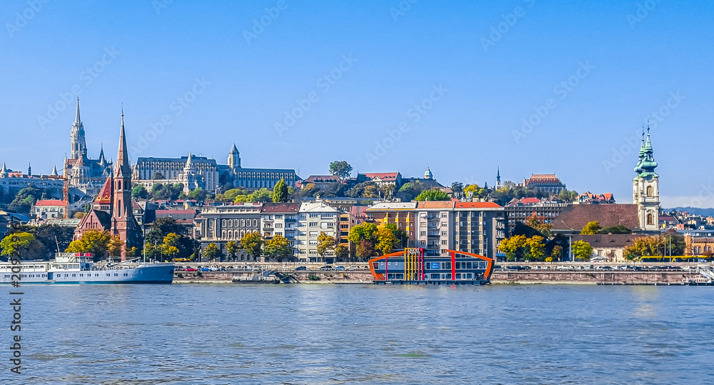 Obraz premium The embankment of the river Danube in Budapest. Hungary.