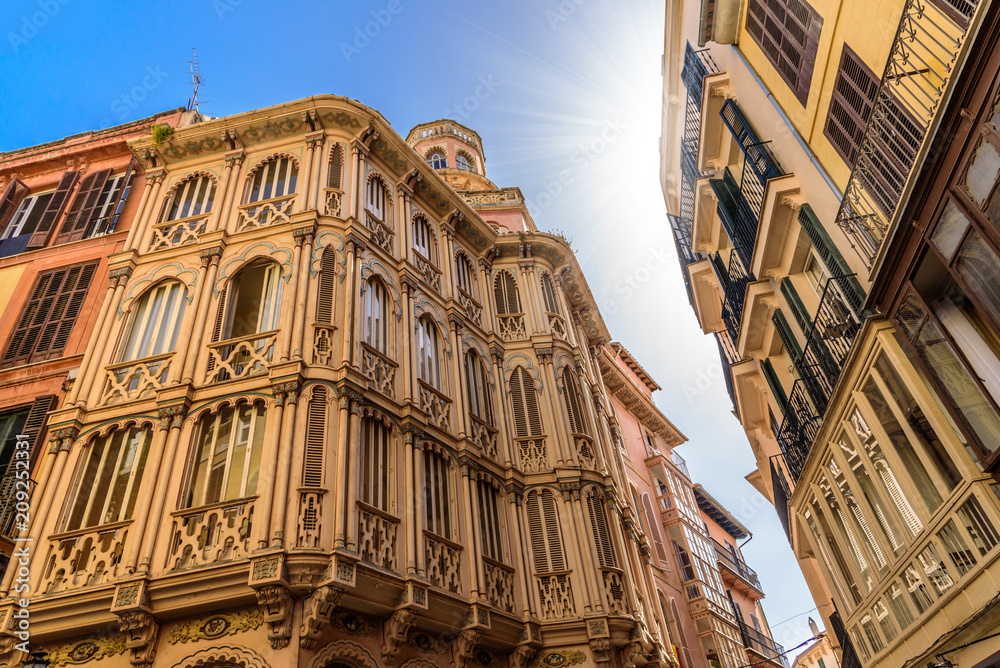 Fototapeta premium Traditional building architecture of Palma de Mallorca city