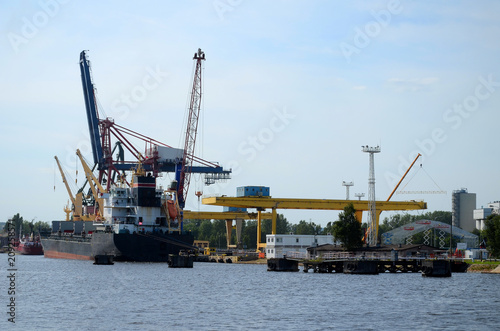 Obraz na płótnie Port machines in Gdansk, Baltic Sea, Poland w salonie