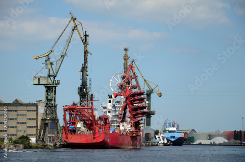 Obraz na płótnie Port machines in Gdansk, Baltic Sea, Poland w salonie
