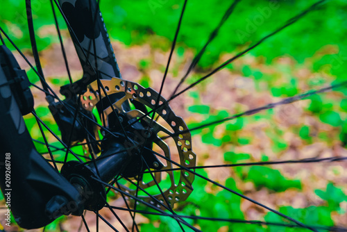 The bicycle wheel is close © Serhii