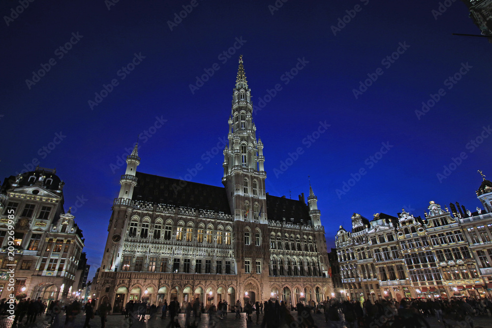 Belgium, Brussels, view of the town hall in the evening
