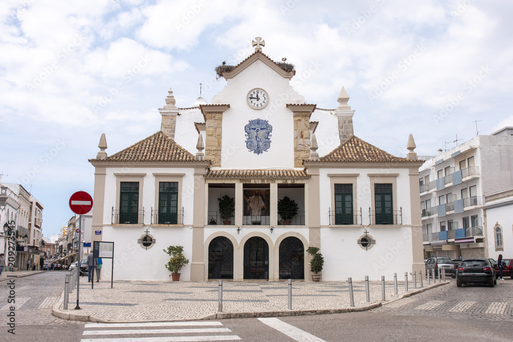 Fototapeta premium main church of the city of Olhao