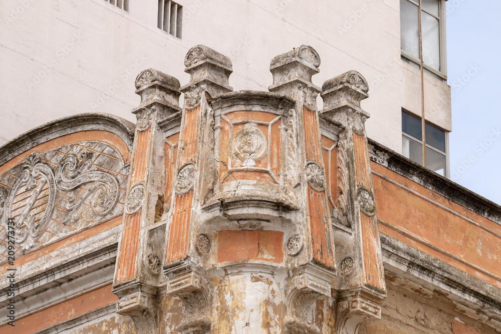 Obraz premium typical buildings of the portuguese cities