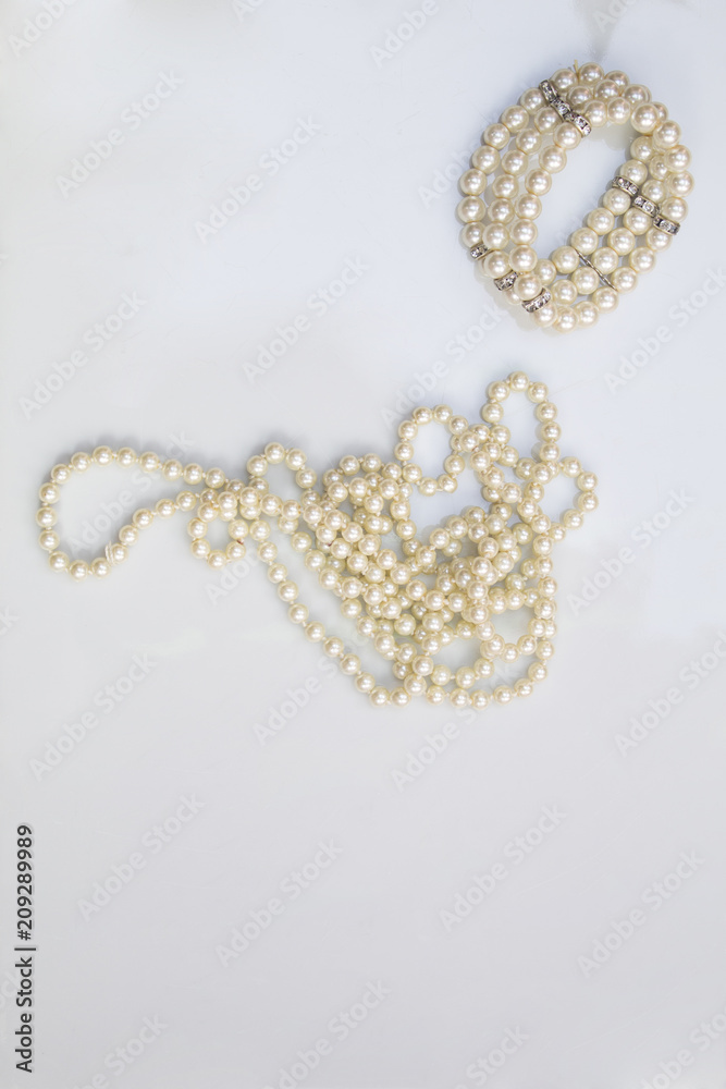 Accessories of pearls