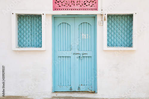 Obraz na płótnie Blue door and window, house exterior in India w salonie