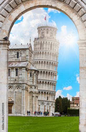 Obraz na plátně The leaning tower of Pisa - Pisa, Italy
