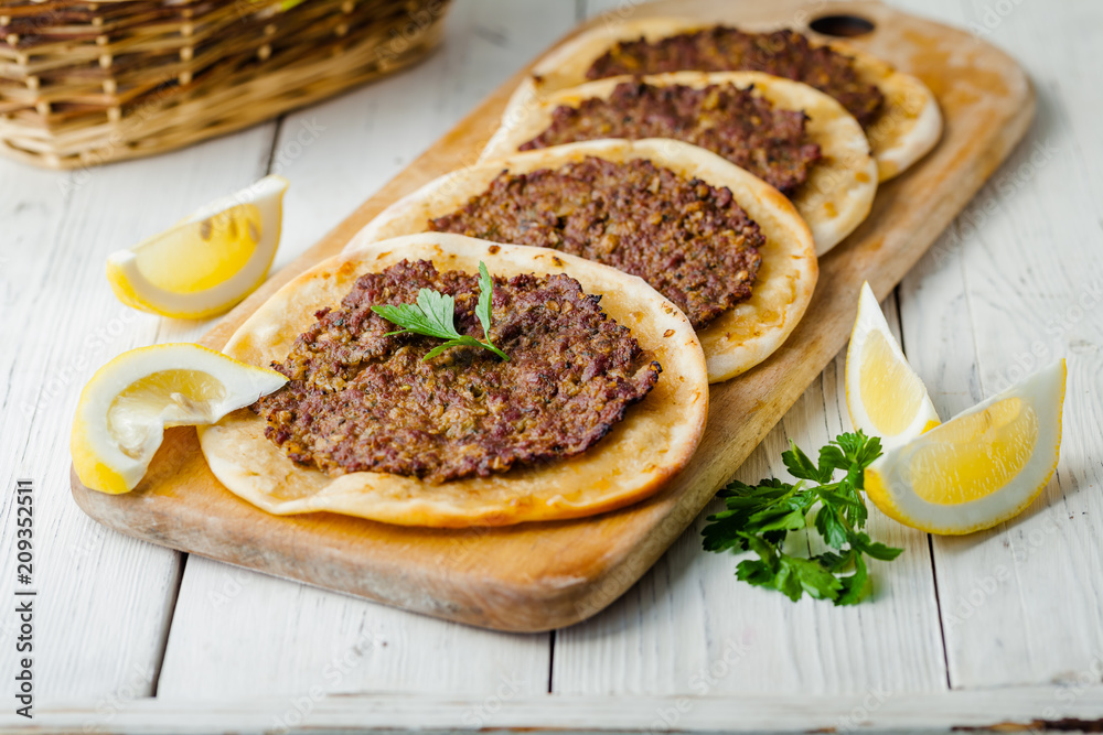 Lahmacun Lahmajoun Lahmajo Lahmajoon - Armenian meat pie / Armenian ...